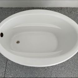 ((( Oval Jacuzzi )))