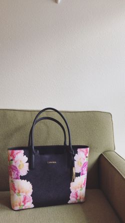 Calvin Klein NWOT Black Saffiano Floral Tote Bag for Sale in San Jose CA OfferUp