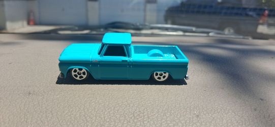 Hot Wheels 🔥 🌶 65 Chevrolet C10 Maisto