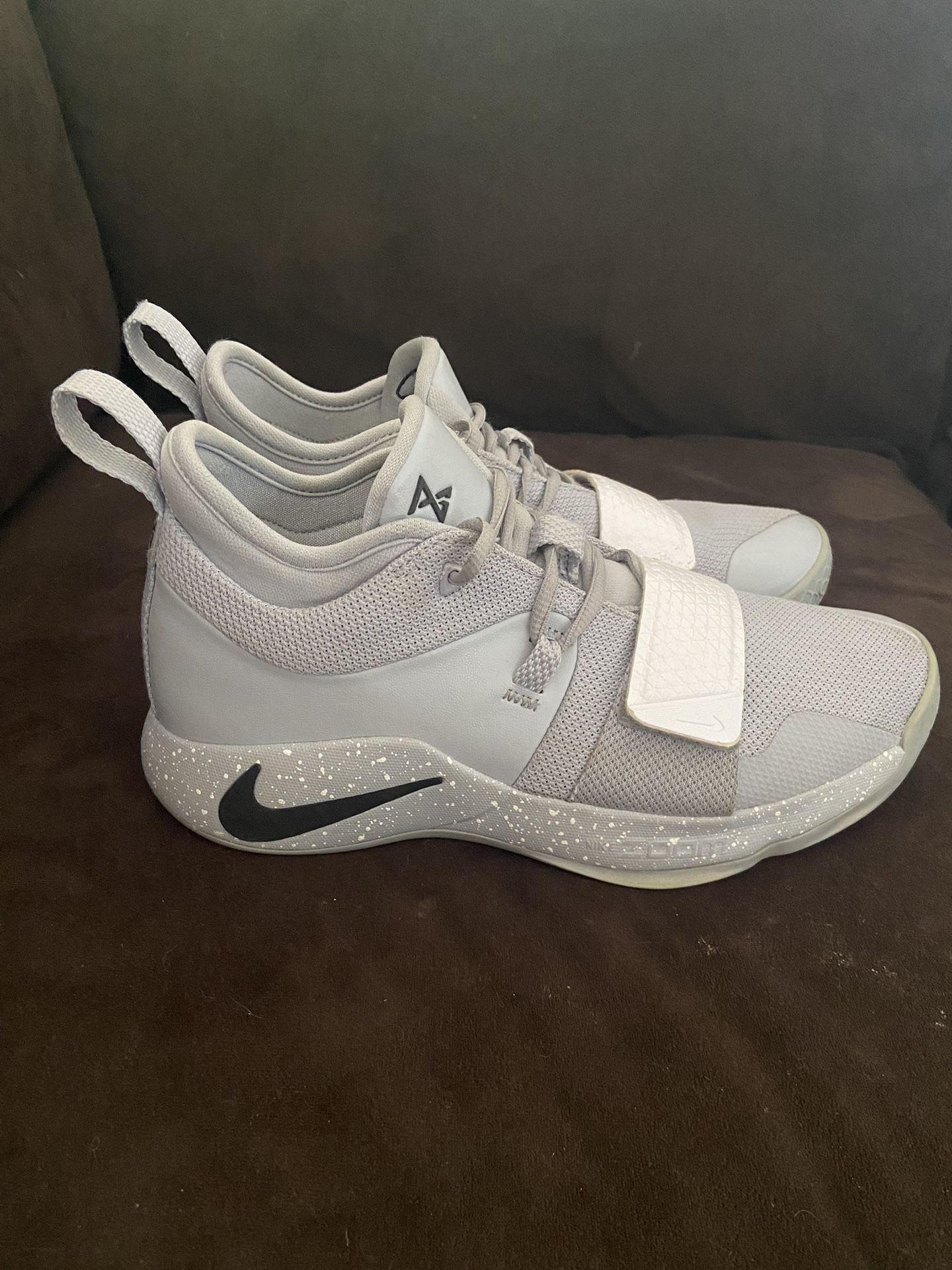 Men’s Nike zoom freak basketball shoes 8.5