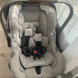 Nuna Pipa Lite Car seat