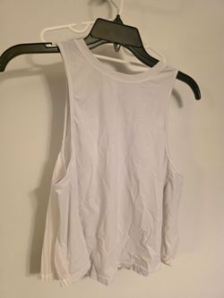 Lululemon tank size 4-6