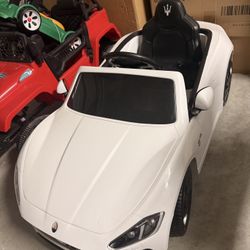 Car Licensed Maserati Battery Powered Electric Vehicle for Ages 3-6, with 2.4G Remote Contr