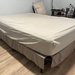 Queen Bed And Frame 