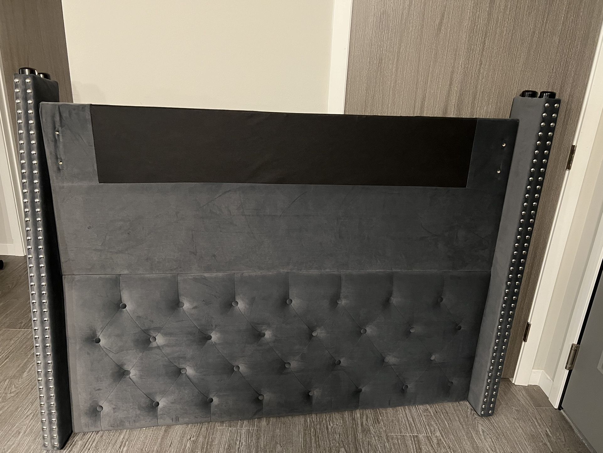 VELVET HEADBOARD