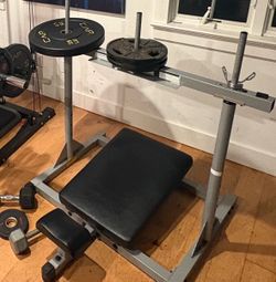 Vertical leg press