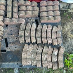Rustic Red Scalloped Garden Cement Blocks