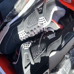 Jordan Retro 4 bred og 2016 