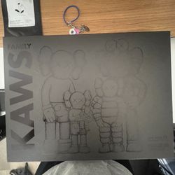 KAWS OPEN EDITION FAMILY BLACK