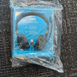New Never Open Logitech H390 USB Headset, a plug-and-play wired headset designed for computer use
