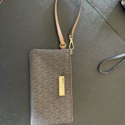 Like New Michael Kors Wristlet 