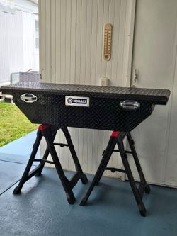 NICE ALUMINUM TOOLBOX FOR P/U