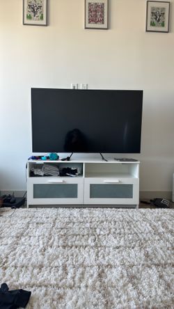 Samsung TV 55’in OLED 4k And The Tabel Under