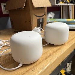 Google nest Wi-Fi router and point