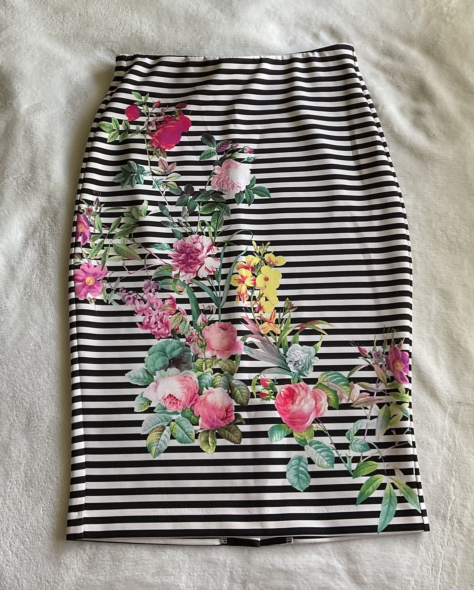 ECI Stretch Floral Print Stripe Pencil Skirt. Size M