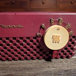 Motorola model 5R1-3A vintage collectible radio. Worked last week when I tested it, you are welcome to try it out to confirm.  See my other items