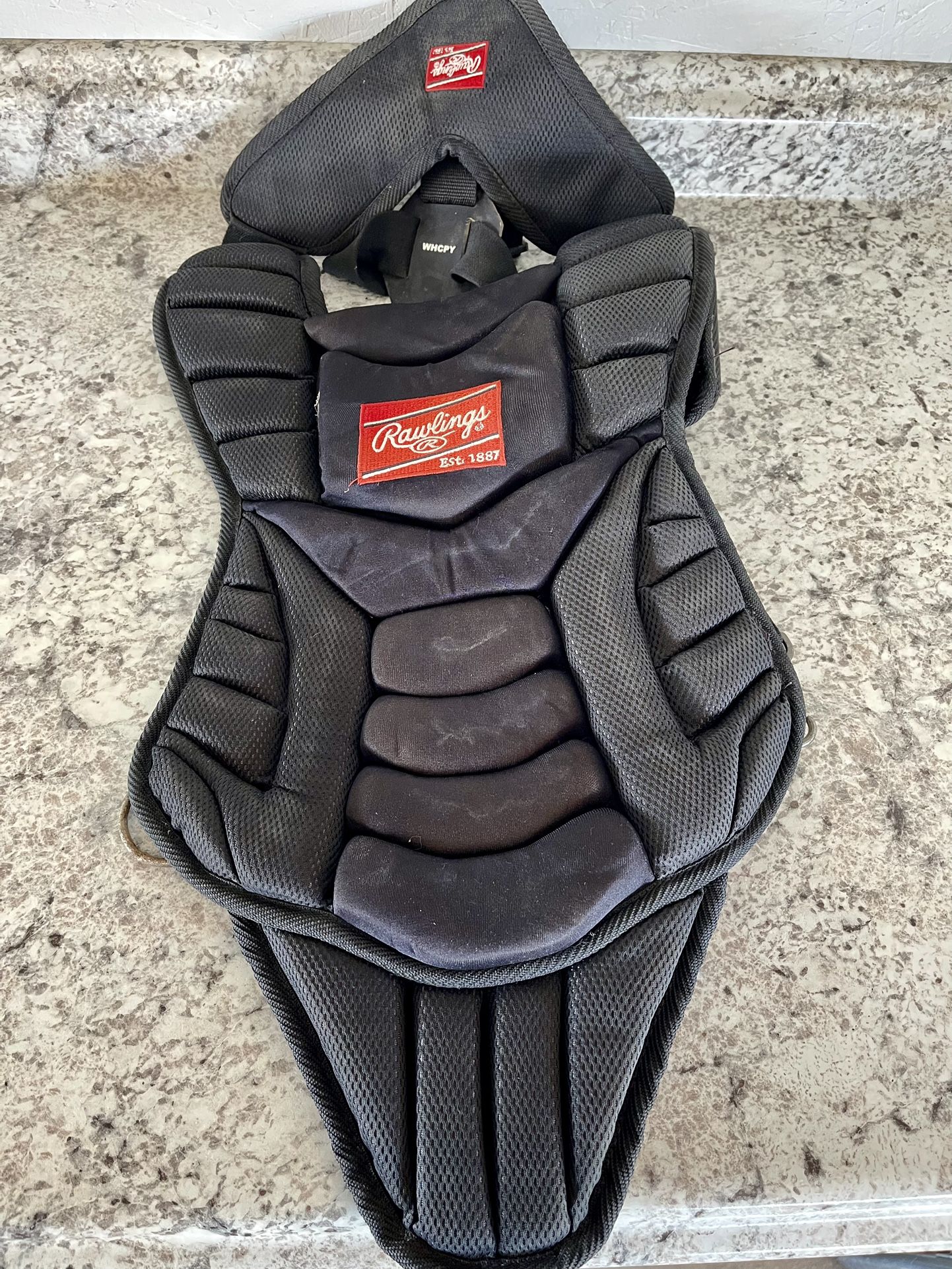 RAWLINGS YOUTH CATCHER CHEST PROTECTOr for Sale in Visalia, CA OfferUp