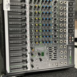 Mackie ProFx12v2 (415)