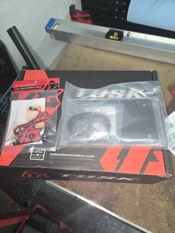 Tusk universal license plate kit and light