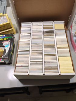 Around 4000 football cards from late 80s, 90s