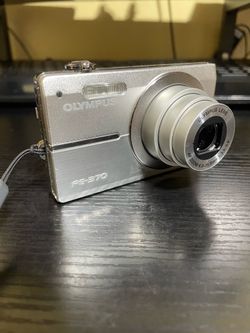 Olympus FE-370 8MP Digital Camera Silver 5x Zoom with New Battery & Charger