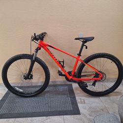SPECIALIZED PITCH SPORT 27.5 INCH MOUNTAIN BIKE LIKE NEW ( CHECK MY OTHER BIKES)