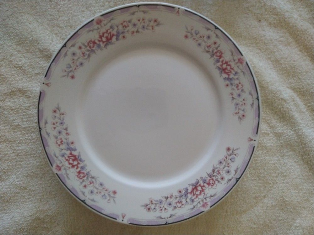 Dinnerware Set For Four