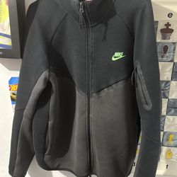 Black Nike Tech\ Neon Green Logo