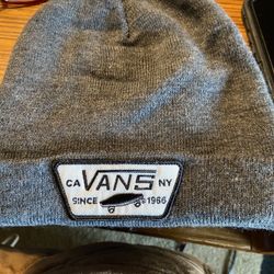 NWOT  Skater Vans Milford Beanie   Grey 