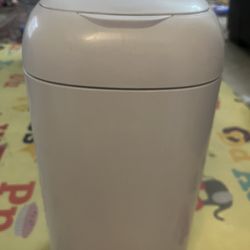 Diaper Genie with 1 refill 