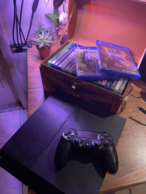 PS4 w/ Games