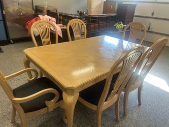 Dining room table and 6 chairs