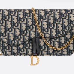 Medium Saddle Pouch with Chain 