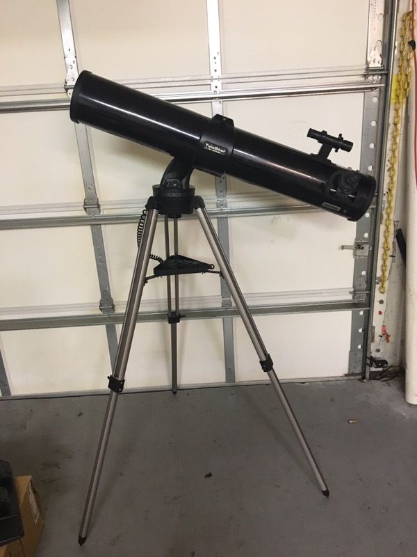 Meade DS-2130AT. Motor controlled telescope.