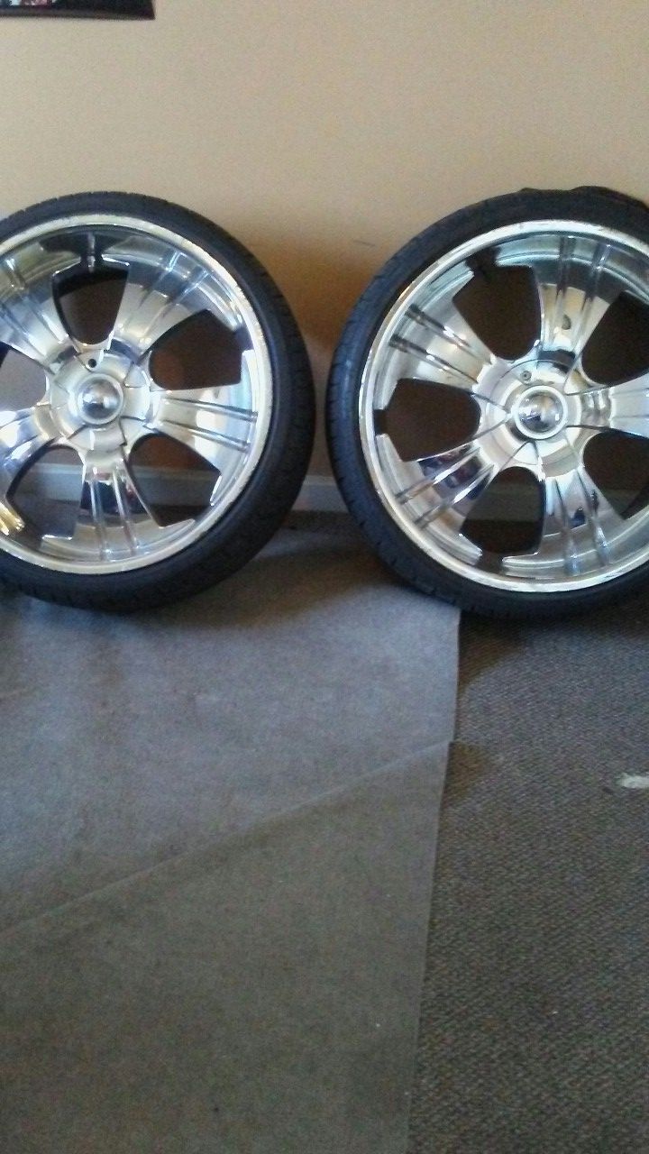 22inch 5lug universal. Rims