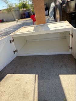 Kitchen cabinet/small pantry