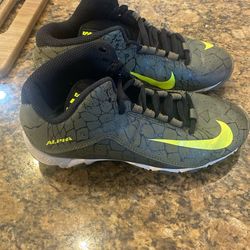 Nike Alpha Menace Football Cleats