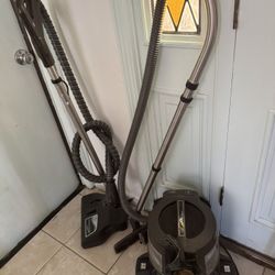 Rainbow Vacuum O