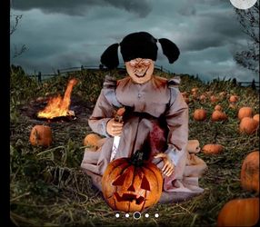 Animated Halloween Lunging Pumpkin Carver