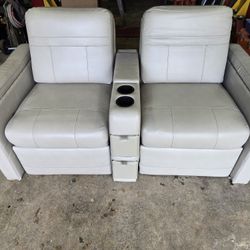 RV Theater Seating Incliners With Footrest