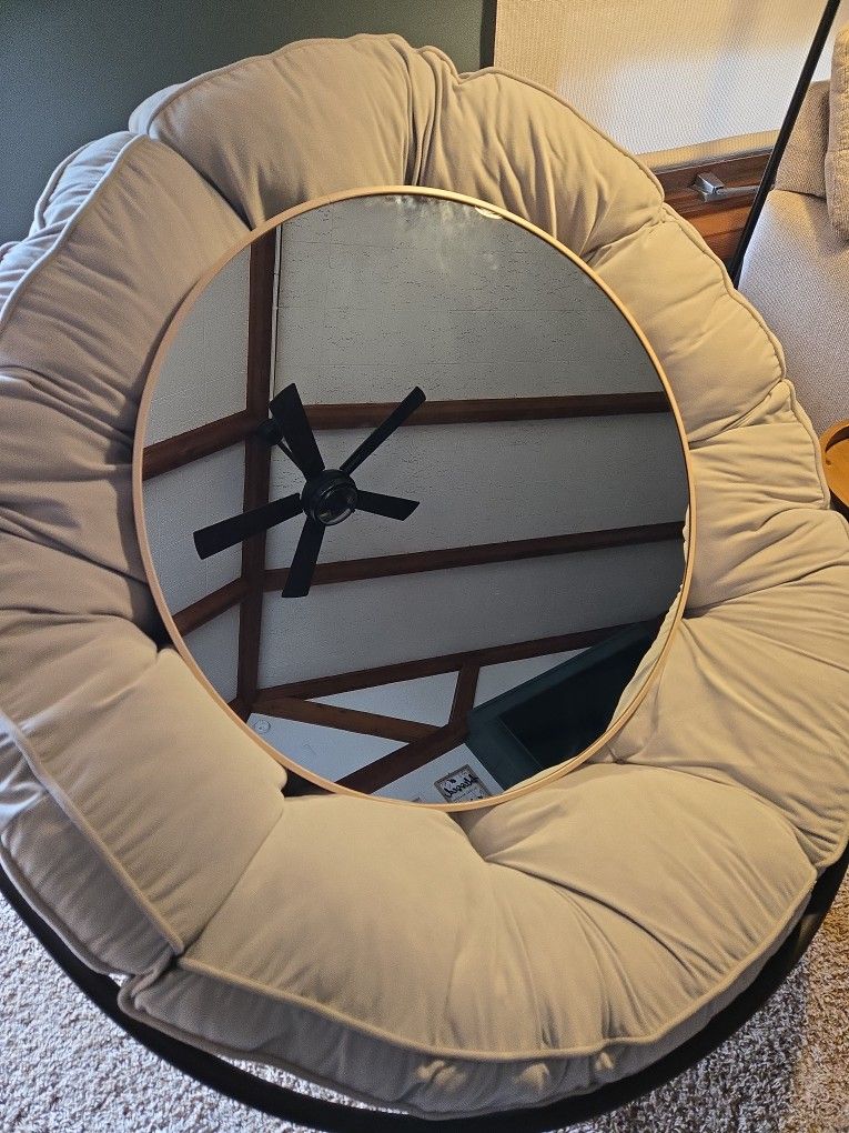 Circle Mirror