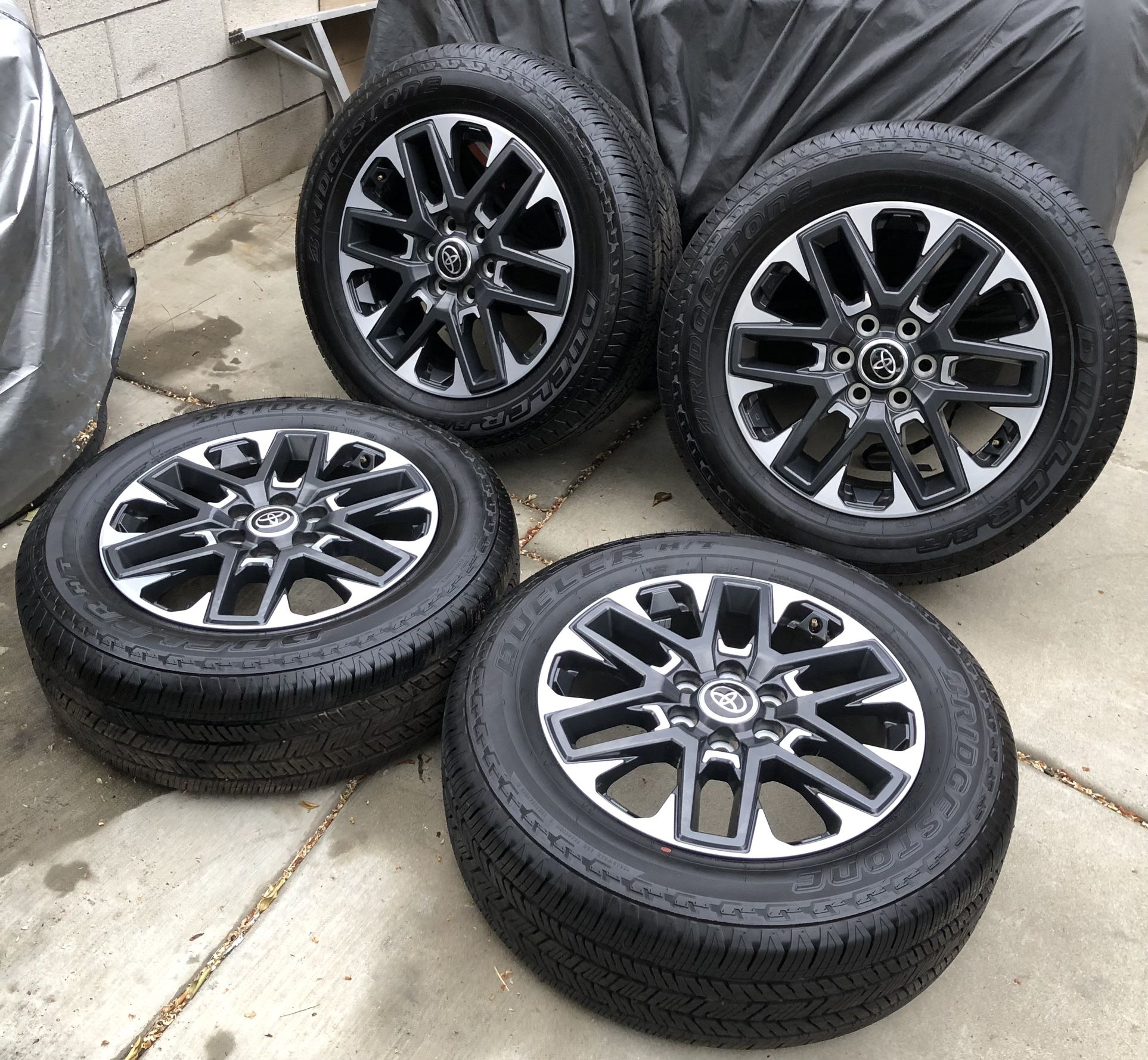 Rims 2024 Toyota Tundra Sequoia Land Cruiser Limited OEM Wheels Tires 265/60/20 Bridgestone  Tires 99% tread! perfect NO curb scratches. PRICE IS FIRM