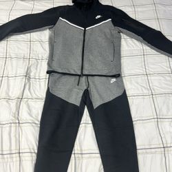 NIKE TECH SET 