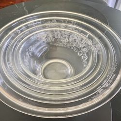 Pyrex Clear Colonial Mist Nesting Mixing Bowl Set of 4 