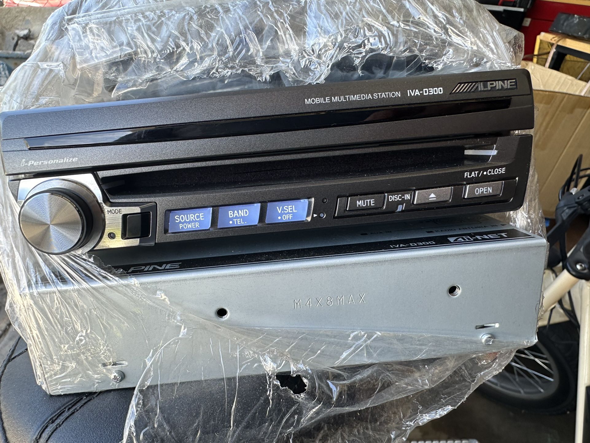 Alpine Iva-d300 Flip Out Tv Like New Never Installed for Sale in