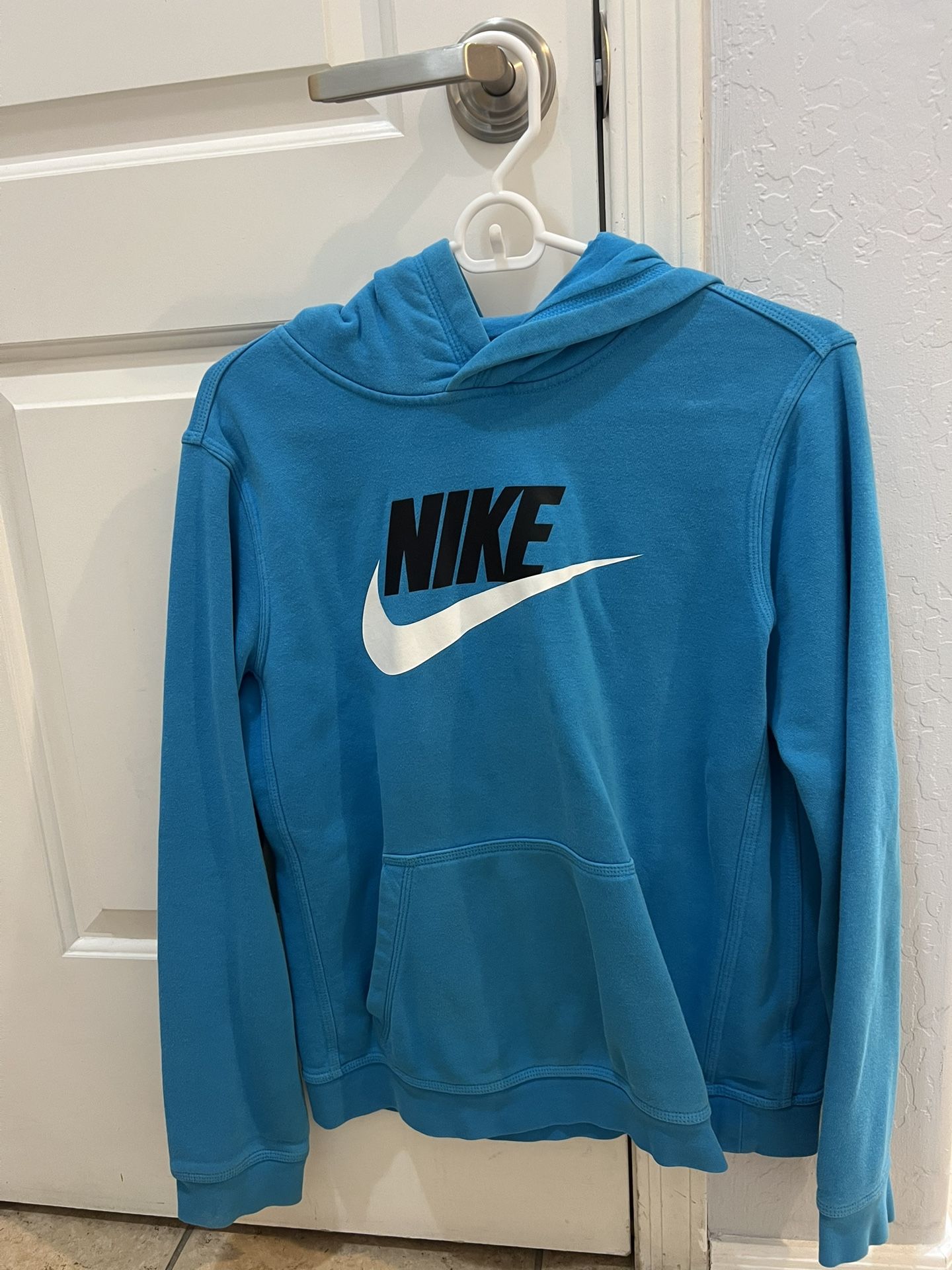 Nike Big Boys XL Hoodie Sweatshirt 