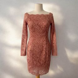 Gorgeous lace dress from miami styles size small