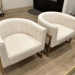 White Accent Chairs And Free Coffee Table 