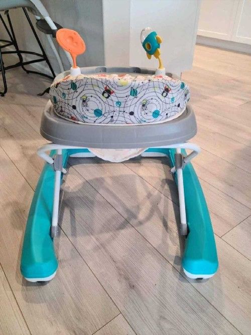 expert will Tot Walker – Supporting First Steps with Fun Play