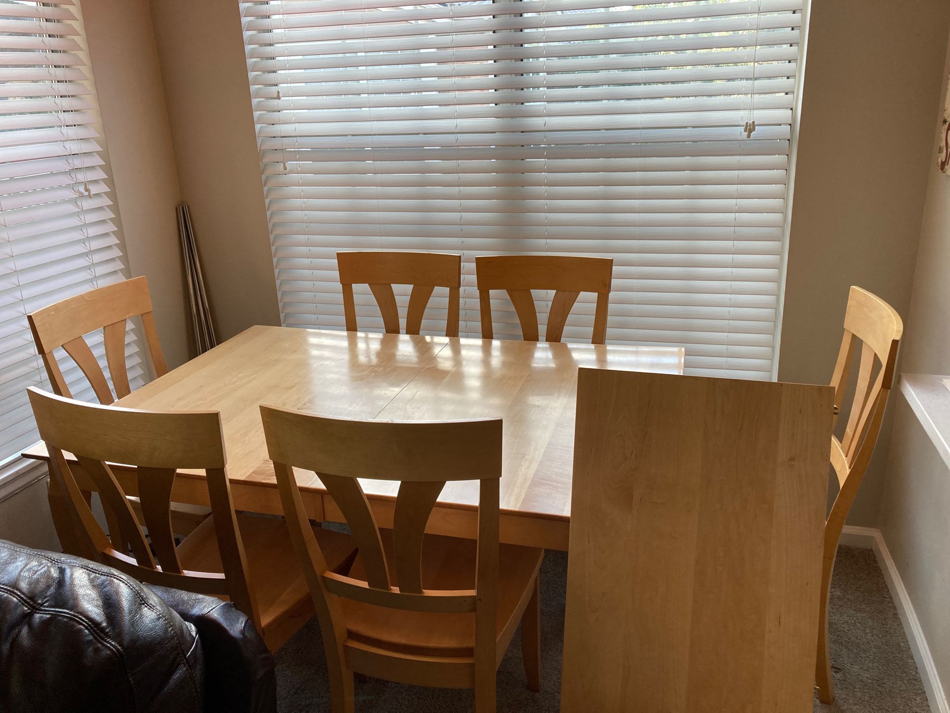 Kitchen table w/leaf, 6 chairs